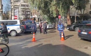 Ngjarje e rëndë në Durrës/ Babai plagos vajzën, pamje nga vendngjarja (VIDEO)