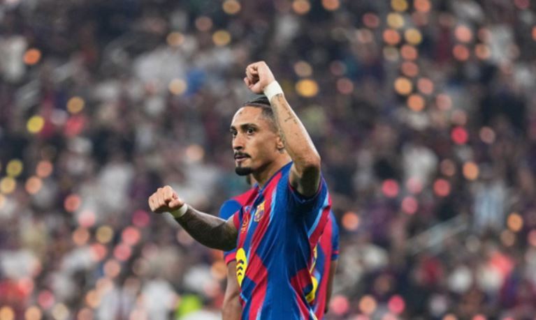 Dyshon te performancat e tij, Rafinja i kundërpërgjigjet gazetarit: Kam shënuar 8 gola, a sheh ndonjë ndryshim nga sezoni i shkuar?