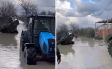 Përmbytjet në Durrës/ Makina e ushtrisë shkon të ndihmojë banorët, por ngec në ujë