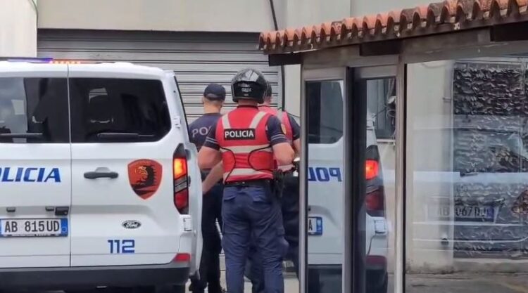 Sherri në Lezhë/ Policia del me njoftim zyrtar: Nikolin Marku dhe kushëriri i tij u dhunuan nga vëllai i ish-deputetit të PS dhe djali i tij