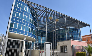 Operacioni kundër Call Center/ 8 të arrestuar, SPAK: Personat e kapur në flagrancë transportuan gjatë natës materiale në ambient tjetër, tentuan të…