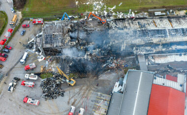Arrestohen pas tragjedisë me 5 viktima pronari i fabrikës së biskotave “Violanta” dhe dy drejtues të tjerë! Akuzat me të cilat përballen