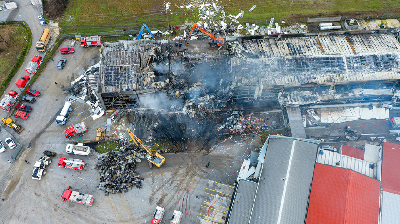 Arrestohen pas tragjedisë me 5 viktima pronari i fabrikës së biskotave  Violanta  dhe dy drejtues të tjerë  Akuzat me të cilat përballen