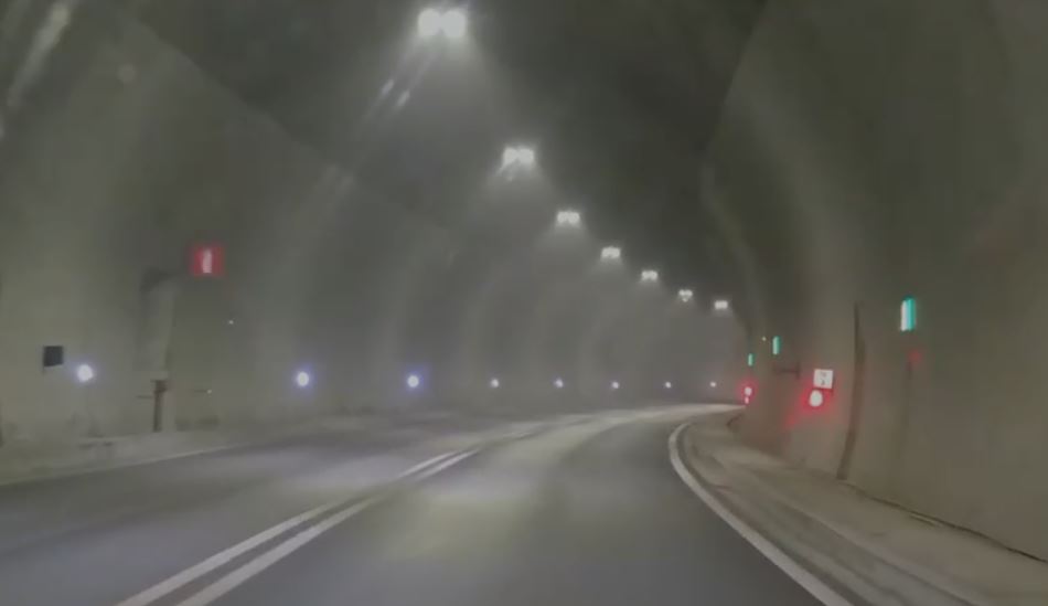 Pëson dëmtime tuneli i Murrizit, pjesë e Rrugës së Arbrit (VIDEO)