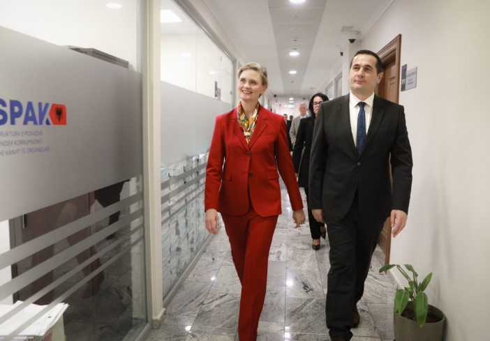 Analiza e BIRN: Mesazhi amerikan për grupet kriminale të dr*gës, për kë bien kambanat?