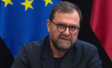 “Masivi është aktivizuar 30 vjet më parë”, drejtori i hekurudhës për rrëshqitjet e dheut në aksin Përrenjas-Librazhd: Shirat ngarkuan situatën