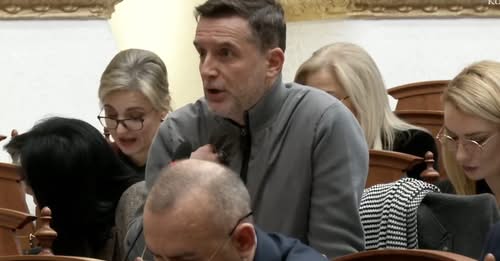 Braçe i kërkon llogari ministres së Shëndetësisë: Prej 4 muajsh qendra shëndetësore në njësinë 5 nuk funksion, banorët nuk po marrin shërbimin (VIDEO)