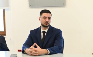 Vetëm 24-vjeç, emërohet zv/drejtori i ri i Përgjithshëm i Autoritetit Portual Durrës. Vendimi me firmën e Ballukut?