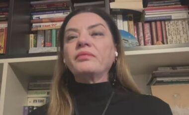 Protesta e opozitës/ Vokshi: Më morën flakë këpucët dhe pantallonat nga mjetet e policisë