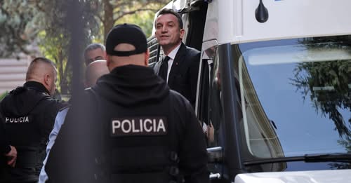 Debate në seancën paraprake të Veliajt/ Avokatja kërkon kohë për t’u njohur me aktet e dosjes, kryebashkiaku kërkon përjashtimin e saj! Çfarë ndodhi në sallën e gjyqit