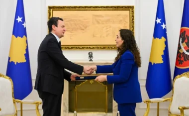 Albin Kurti mandatohet nga presidentja Osmani për formimin e qeverisë