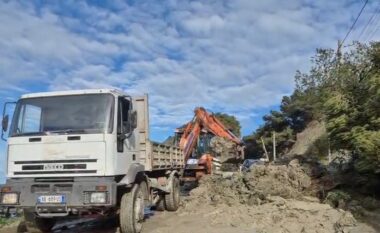 Sërish rrëshqitje dherash në Currila të Durrësit, bllokohet aksi që të çon drejt Kallmit