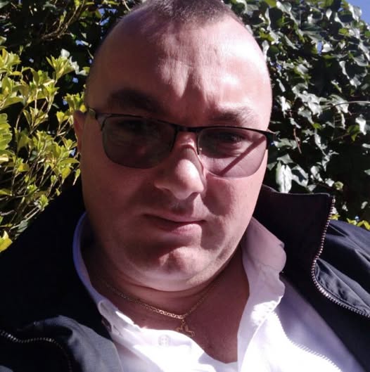 Pësoi arrest kardiak në timon, kush është polici që humbi jetën në autostradën Tiranë–Durrës (EMRI)