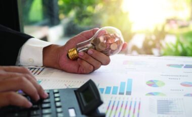 Kontratat e energjisë, FSHU në terren për verifikim të bizneseve që “kamuflohen” si familjarë