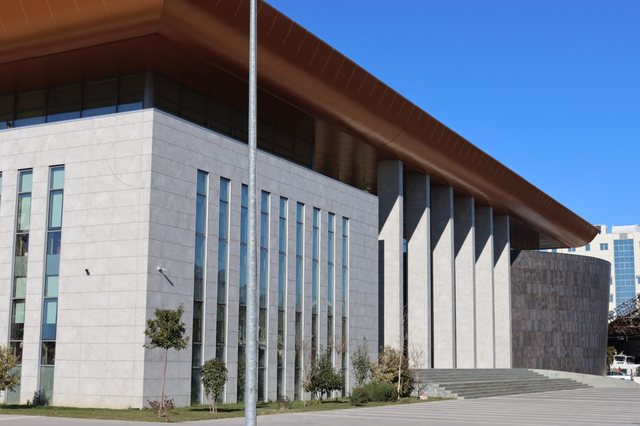 Dhoma e Avokatisë Vlorë kërkesë ministrisë së Drejtësisë dhe KLGJ: Centralizimi i gjykatave ka shkaktuar vonesa në shqyrtimin e çështjeve