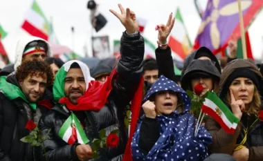 Nga Mynihu në Toronto! Qindra mijëra njerëz protestojnë për përmbysjen e qeverisë së Iranit