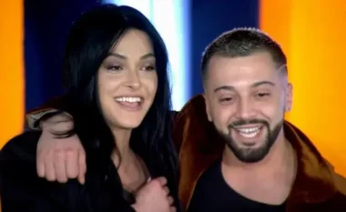 VIDEO/ Motra e Gjestit në lot pasi dëgjon dedikimin për vëllain e tyre të ndjerë