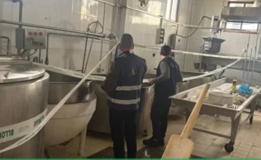 AKU ‘zbarkon’ në baxhon në Fier, bllokohen mijëra kg produkte qumështi
