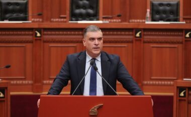 PS shtyn votimin për pr/ligjin e PL për uljen e TVSH në 5% për ushqimet e shportës, Blushi: Ç’socialistë jeni ju që taksoni bukën e shqiptarëve më shtrenjtë se luksin?