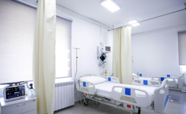 Shkarkohet nga detyra shefi i Urgjencës së Elbasanit