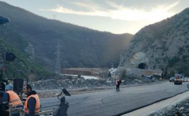 Kujdes në aksin Elbasan – Qafë-Thanë/ ARRSH njofton nisjen e zgjerimit të rrugës në Mirakë, ja deri kur do zgjasin punimet