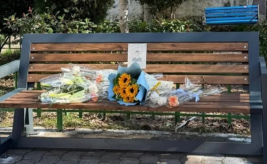 Vendoset stoli përkujtimor në emër të Martin Canit brenda ambienteve të shkollës “Fan Noli” (FOTO)