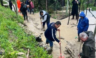 Rrëshqitje dheu në Delvinë, toka afrohet pranë banesave
