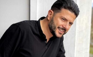 Rrëfimi ndryshe i Ermal Mamaqit: Aftësia ime e humorit, ka lindur për të shuar konfliktet në familjen time