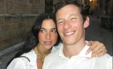Dua Lipa dhe Callum Turner drejt altarit? Ja lëvizja e çiftit
