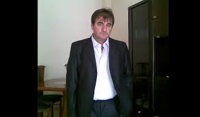 Ky është 58-vjeçari që tentoi të grabiste me armë bankën në Tiranë, publikohen pamjet (VIDEO)