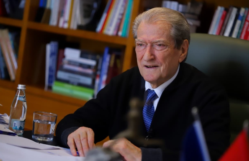 Deklarata e Ramës për Gjykatën Kushtetuese  Reagon Berisha  Mashtrim  të martën protestoni për Shqipërinë