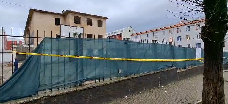 Po luante me top në oborrin e shkollës, plagoset nxënësi në Kukës