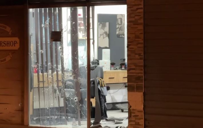 Të shtënat në Lezhë, identifikohet i plagosuri, si paraqitet gjendja e 30-vjeçarit (EMRI)