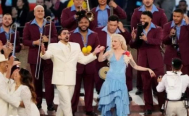 Bad Bunny ndez Super Bowl-in me mesazh për emigrantët, Trump shpërthen: Shfaqja më e shëmtuar ndonjëherë