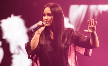 “Shëndeti mbi gjithçka”/ Demi Lovato ndalon koncertet