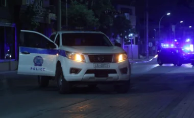 Krim në familje/ U godit me thikë nga vëllai, ndërron jetë 67-vjeçari në Kretë, mori plagë në bark dhe në qafë