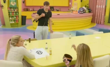 Aurora-Elijonës për Klodin: Ky do të të lutet jashtë