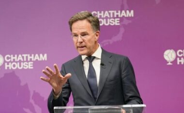 Shefi i NATO-s i bindur se Evropa do të gjejë 15 miliardë dollarë për të blerë armë për Ukrainën