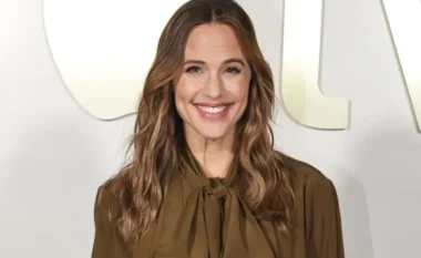 Jennifer Garner: Puna me fëmijë më ka ndihmuar të jem një nënë më e mirë