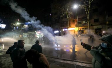 Policia barrikadon rrugën tek Drejtoria e Policisë, Bardhi: Urdhri nga Suel Çela e Ergys Agasi