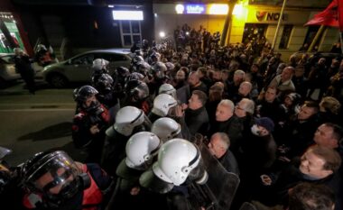 Marshimi i opozitës, ministrja e Brendshme e quan provokim, ironizon Berishën: Don Kishot që grindet me koshat e mbeturinave!