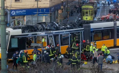 Dy viktima dhe 40 të plagosur/ Si ndodhi aksidenti i tramvajit në Milano, shoferit i ranë të fikët dhe… (VIDEO)