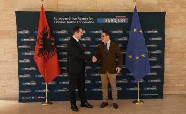 FOTO/ Kreu i SPAK, Klodjan Braho takohet me Presidentin e Eurojust-it, Michael Schmid