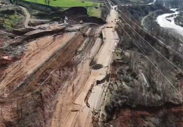 Juglindja ende e paralizuar, shkojnë në 9 cm fundosjet në aksin Librazhd- Prrenjas
