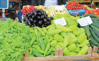 Nga mungesa e prodhimit vendas, te goditja nga përmbytjet/ Çmimet ‘fluturojnë’, zarzavatet kthehen në mall luksi