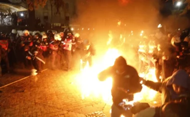 Opozita ka thirrur protestë sot në orën 18:00 para Kryeministrisë/ Policia e Tiranës: Nuk marrim përsipër zhvillimin e tubimit, mund të ketë veprime të dhunshme