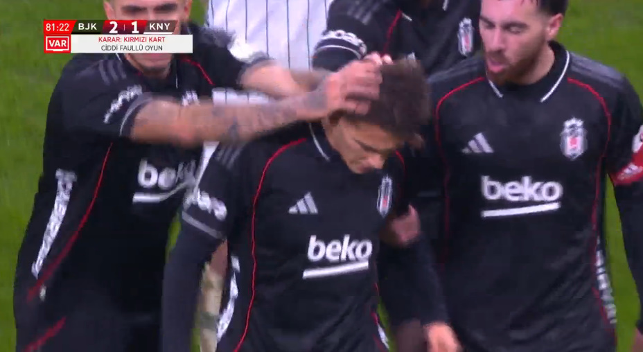 VIDEO/ Debutim i çmendur i Asllanit te Beshiktash, jep asist për golin e fitores dhe del me të kuq në vetëm 5 minuta në fushën e lojës