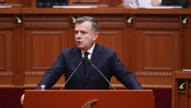 Debatet për  Territorialen   Balla replikë me opozitën  Ju ka lënë Luli pa shkollë  në mëngjes keni mend të tjera  më pas e ndryshoni 