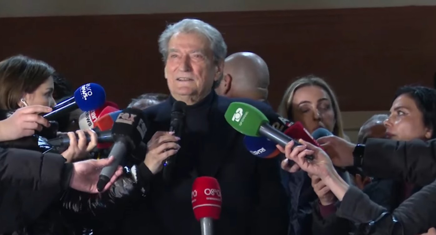 Pajisje përgjuese brenda PD  Berisha  U kap një person i panjohur që do ta vendoste  po e studiojmë me ekspertët