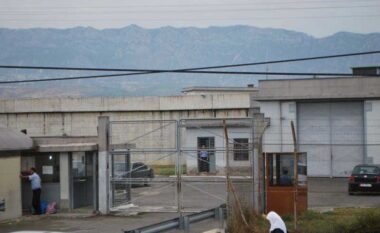 Kishte takim me të dënuarin, shtetasit i zbulohet lëndë narkotike e fshehur në pjesët intime